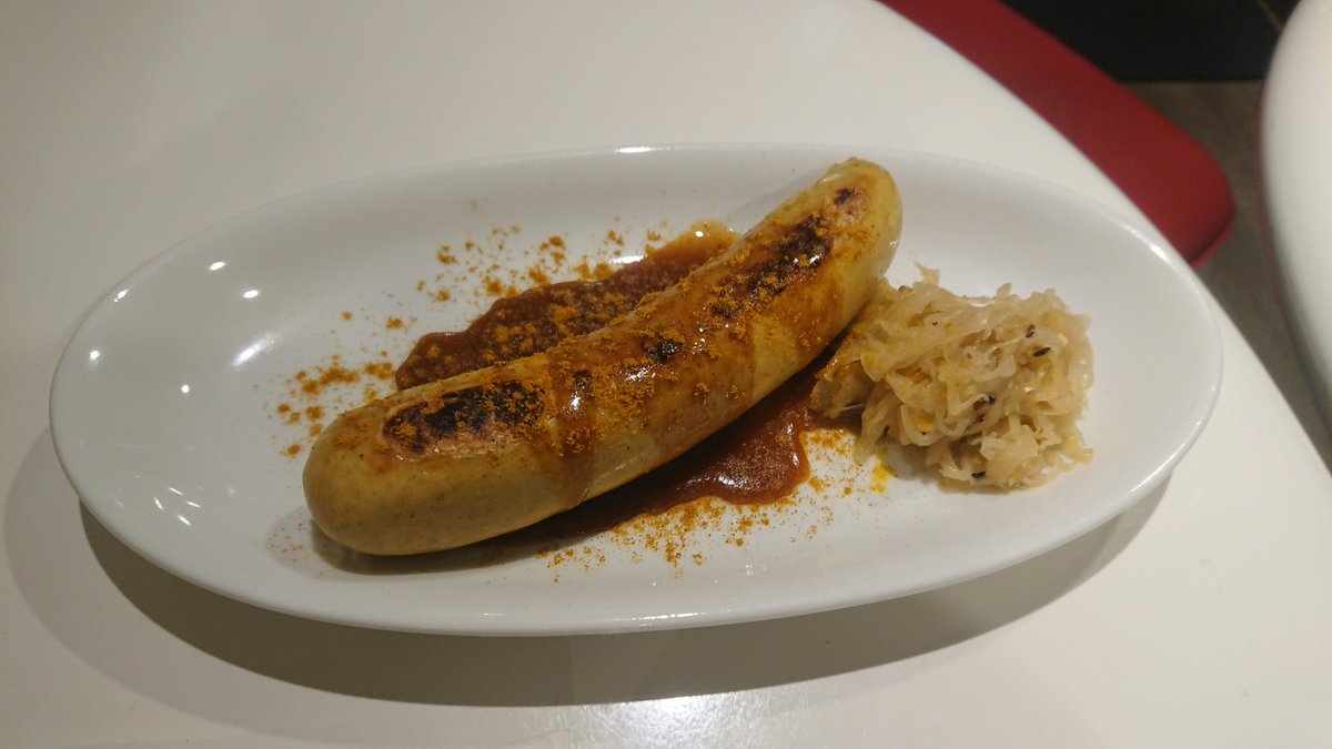 美味しいドイツソーセージの店を見つけました。｢インビスハライコ九段店｣  4,000円でドイツビール飲み放題＋ソーセージ食べ放題ができる(ただし90分制)ので、今度誰か一緒に行きましょー