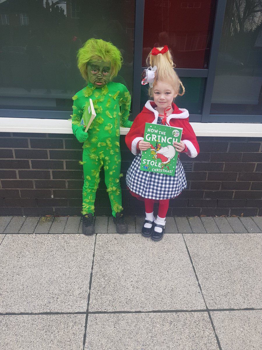 Leagreen_'s tweet photo. @thismorning Cindylou and the grinch😍😍
#thismorning https://t.co/AdQ9EG9W0g