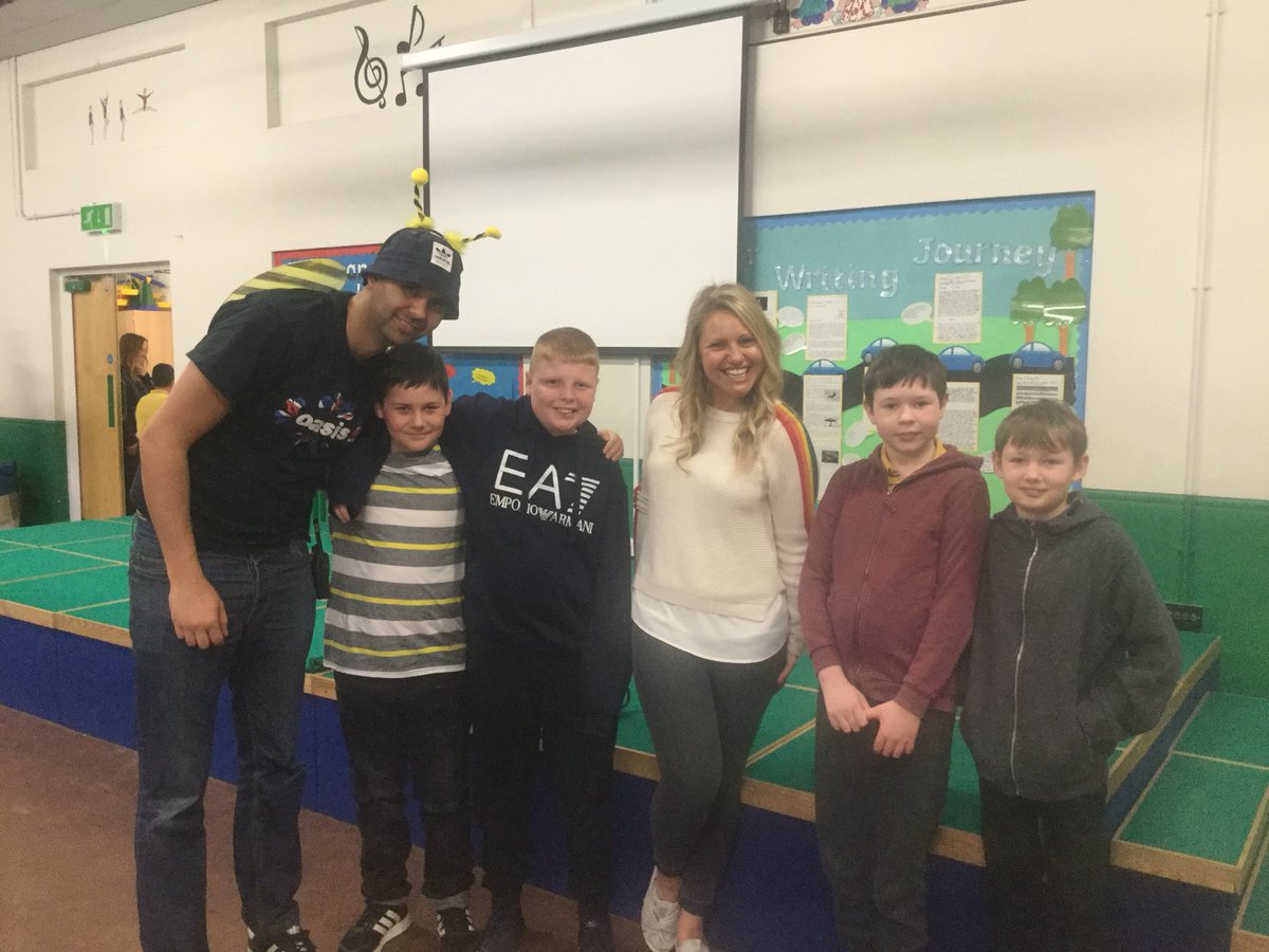 firsprimarysale's tweet photo. #MissButtersClass met a very special guest this morning when @Olivia__5 from Milkshake came in to our school to help us celebrate #WorldBookDay #Buzzin https://t.co/6rHtyKQC4A