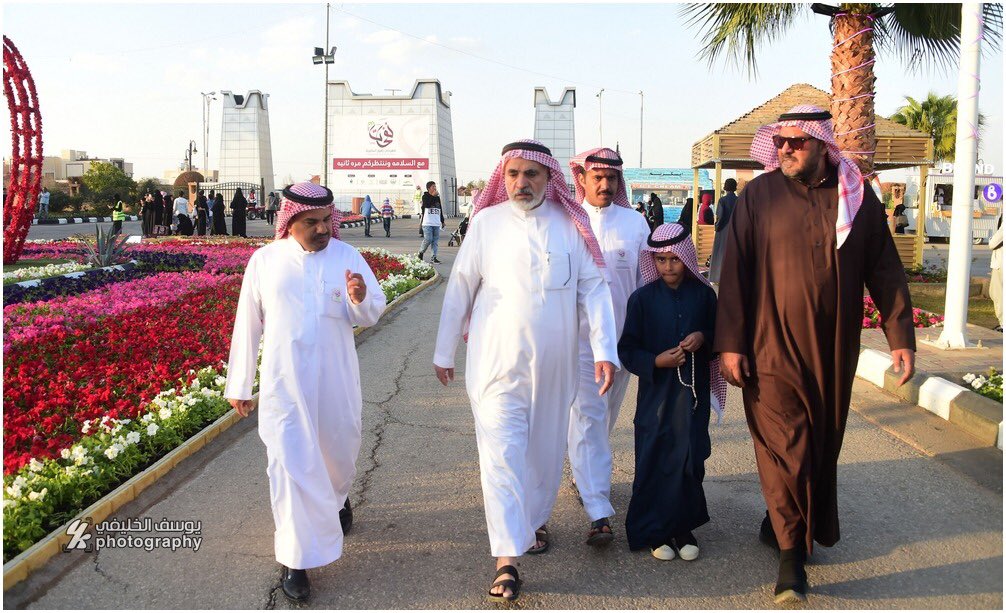 BukFlowers's tweet photo. زار المهرجان عصر أمس الأربعاء الشيخ عبدالعزيز المحسن وأخذ جولة على جنبات الموقع وأشاد بما تقوم به البلديه واللجان المشاركة ودورها في تفعيل السياحة وإيجاد متنفس للأهالي والزوار وخلق فرص عمل لأبناء الوطن.

#مهرجان #نفحات #البكيرية
#نفحات_2019 
#البكيرية_شذاها_فاح https://t.co/NF6eUy6uzI