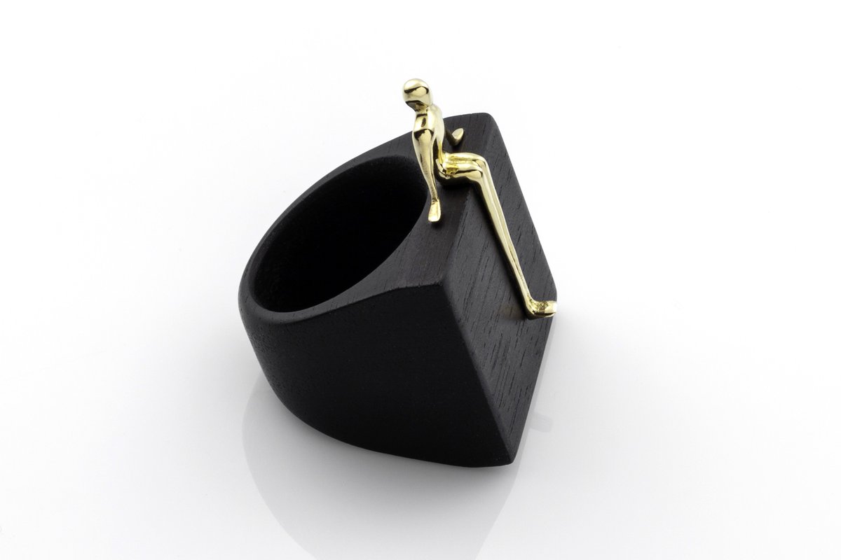 BabsGallery's tweet photo. I love this little guy, peacefully seated, watching things passing by...
Wonderful #ebony and #gold “how deep is your love” #ring and #necklace by @alex_pinna 
Who wouldn’t fall in love with this little masterpiece?

 #unique #wearableart #contemporaryjewelry @ BABS Art Gallery https://t.co/WtBuB2BwC1