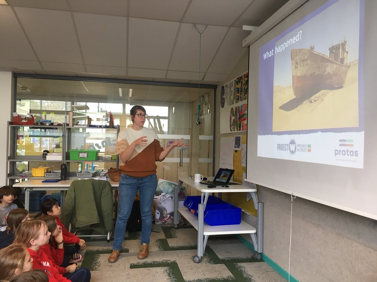 9wout9's tweet photo. Grade 4 learning about their water footprint from #protos expert @isbecceslibrary https://t.co/skiaBaBOlw