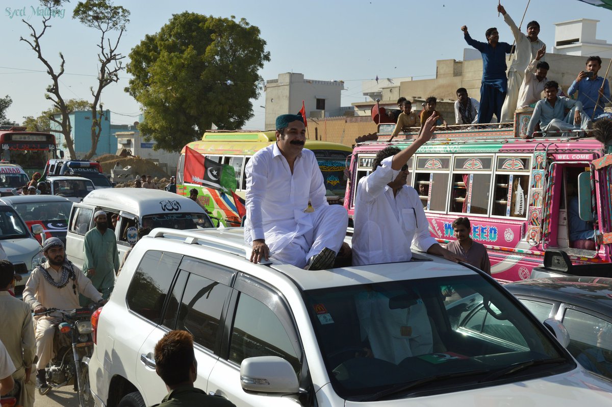 MediaCellPs129's tweet photo. پی پی پی پی ایس ۹۱ ملیر کے صدر جان عالم جاموٹ کی قیادت میں قافلہ شھید عبداللہ مراد کی برسی میں شرکت کے لئے جاتے ہوئے۔اس موقع پر ایم این اے آغا رفیع اللہ،ایم پی اے محمود عالم جاموٹ،قیصر فقیر محمد بلوچ،سینکڑو کارکنان قافلے میں موجود۔
@BBhuttoZardari @BakhtawarBZ @AseefaBZ https://t.co/X8JdeZVrYH
