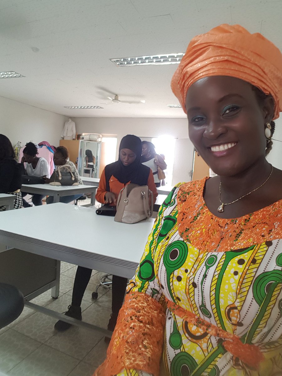 AnniePayep's tweet photo. Mon spécial #8mars
En formation dans le cadre du #FFNUM2019. Ne jamais cesser d'apprendre. Jamais. Tant qu'on peut. 👌🏾😎 #africanwits https://t.co/xGYMThqLeo