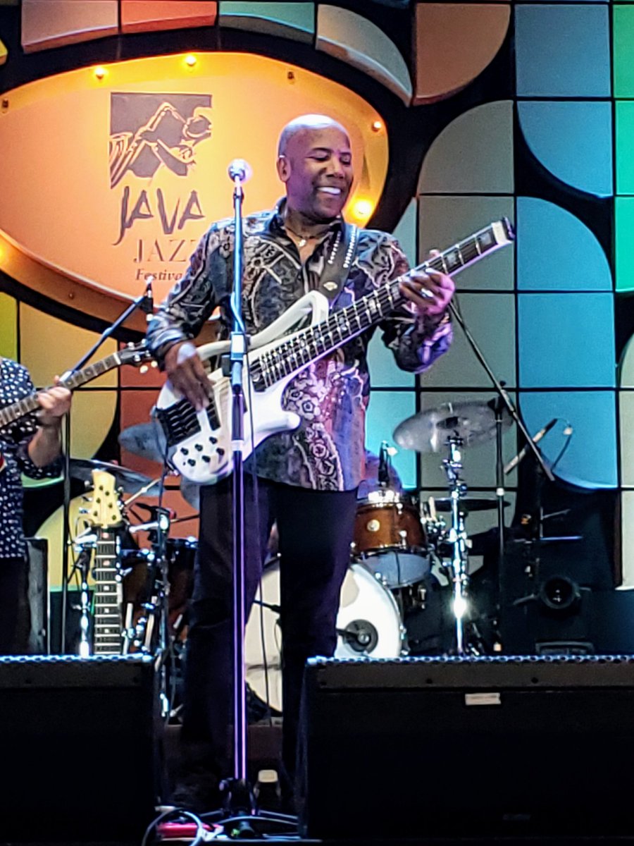 Izumih0705's tweet photo. .@NathanEast on the 2nd nite of Java Jazz Festival!!👍🎶😍🙌💕

#JavaJazzFestival #JavaJazzFestival2019 #BNIJJF19 #NathanEast https://t.co/GY4KYUrpm5