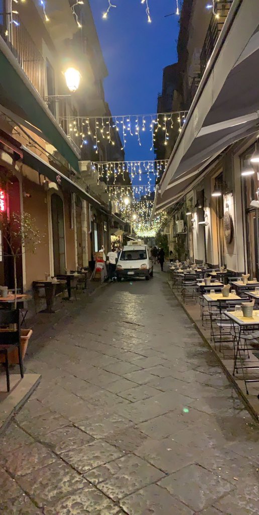LiveLoveLaughT6's tweet photo. Nights in #Italy 🇮🇹 
#expatlife #blogger #bloggerstribe #livingabroad #livingmybestlife https://t.co/r9MOWVdzVh