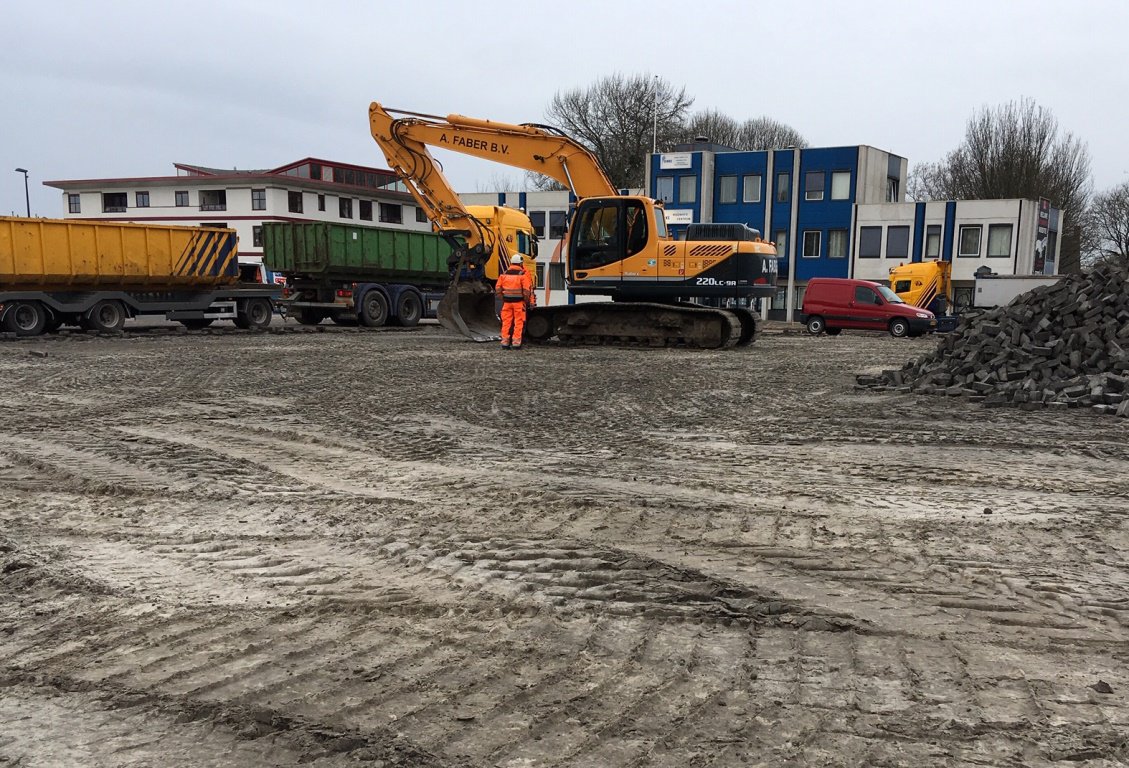GemeenteNOP's tweet photo. #DeDeel in Emmeloord op de schop #werkaandeweg https://t.co/fXiGBP0Fu4