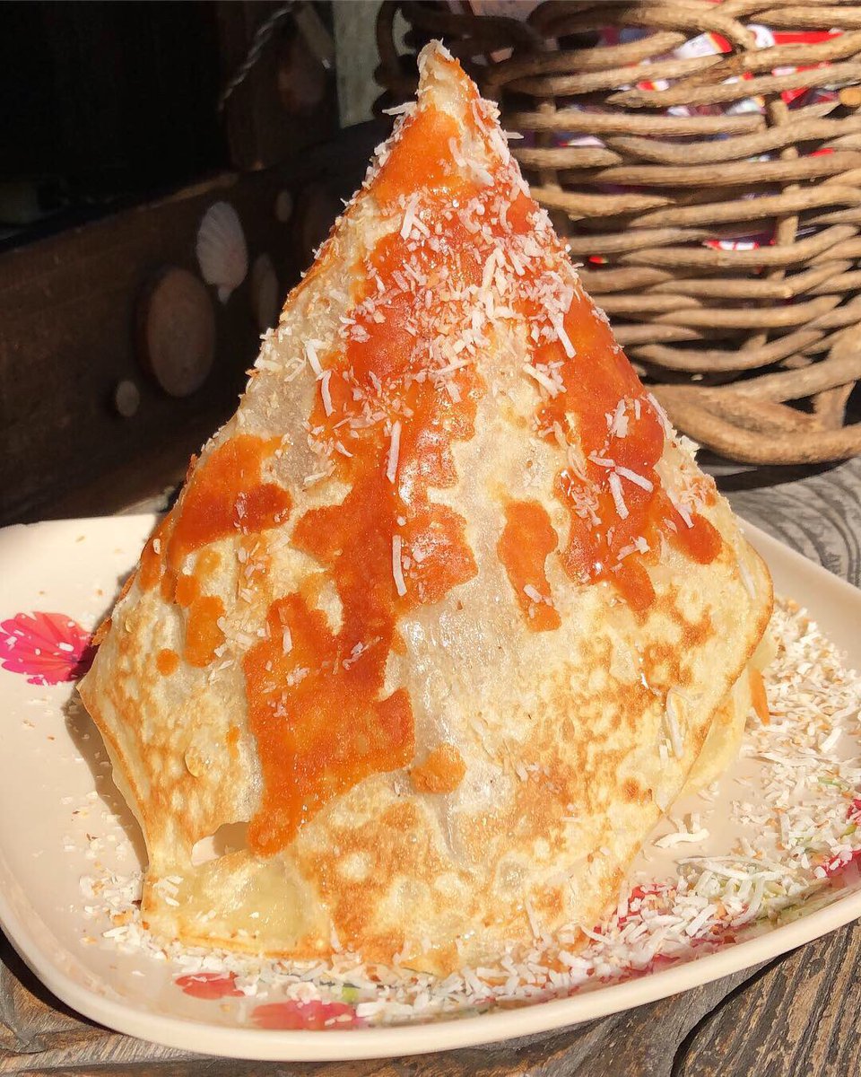 GootaraC's tweet photo. 3月スタートの新メニュー🙌マレーシアで話題の巨大ロティ🔺‼️
#コレ食べれるの日本でうちだけ #ロティティッシュ #rotitissue #日本初 #ロティ #専門店 #gootaracafe #グータラカフェ #神楽坂 #飯田橋 #ロティチャナイ #カレー #タイ料理 #嵐 #飯 #ランチ #拡散希望 #飯テロ #kagurazaka #マレーシア https://t.co/fisOovVq1a