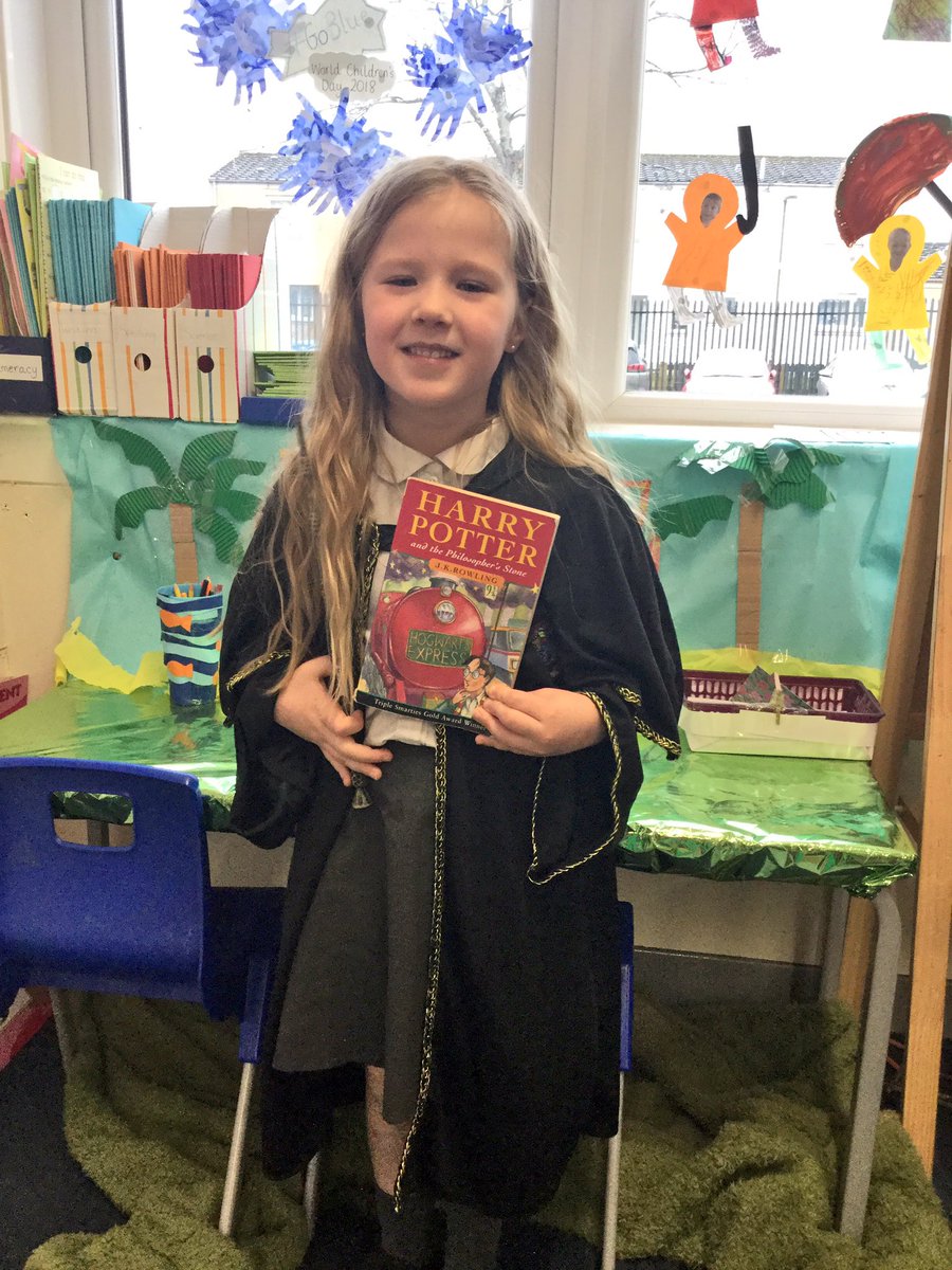 MissCalderKPS's tweet photo. Happy #WorldBookDay2019 from Primary 1 📚 We have dressed up in some fantastic costumes based on our favourite book characters! Can you tell who we are? @KnightsridgePr1 https://t.co/XbUmgm1ZuI