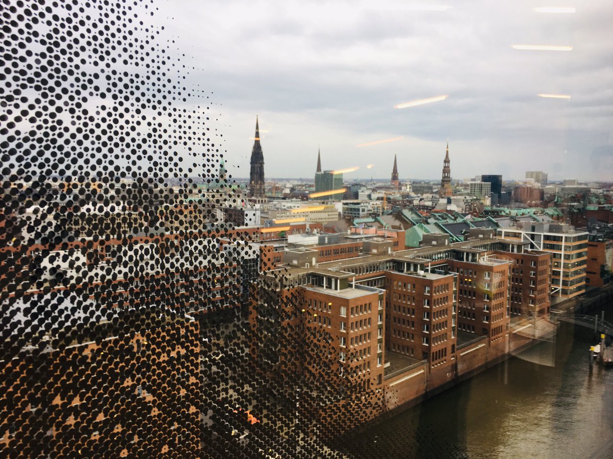 ktei's tweet photo. Bin am #Start als #oldnewworkerin in der #Elphi bei #NWX19 in #HH https://t.co/EKHr8B0ofT