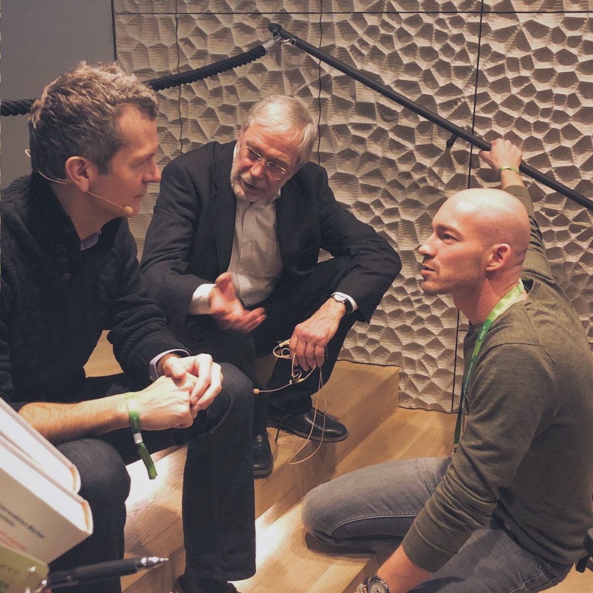 cmagnussen's tweet image. "Manager Rollen sind absurd künstliche Rollen." @fred_laloux #nwx19 fantastisch! 🙏🏻🙏🏻  Wir würden uns sehr freuen wenn es mit dem gemeinsamen Podcast mit @GeraldHuether klappen würde #OnTheWayToNewWork @MTrautmann  @XING_de 👉🏼 otwtnw.de 🔥