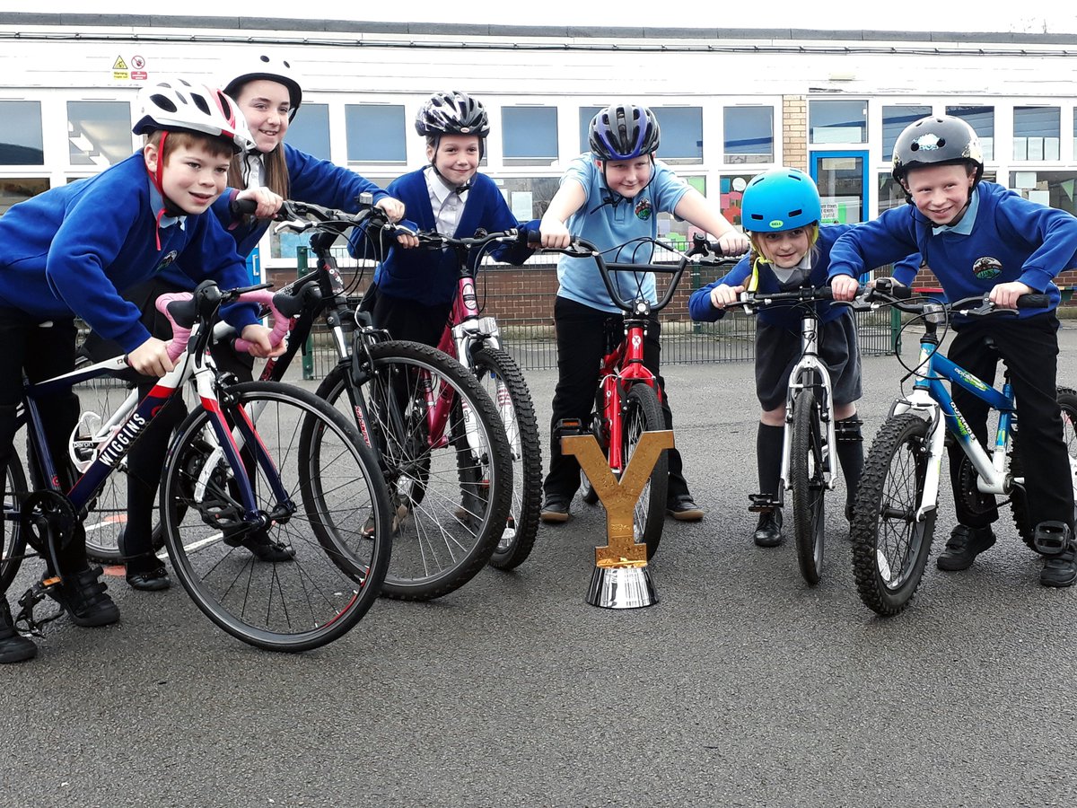 northyorksc's tweet photo. .@BedaleCEPrimary had a special visitor this morning when the @letouryorkshire winner's trophies popped in.

You can see the trophies in #Bedale Library from 3pm to 4pm today.

#TourdeYorkshire #TdY #WTdY #TourdeYorkshire2019 @HambletonDC https://t.co/SO9jfSvWvI