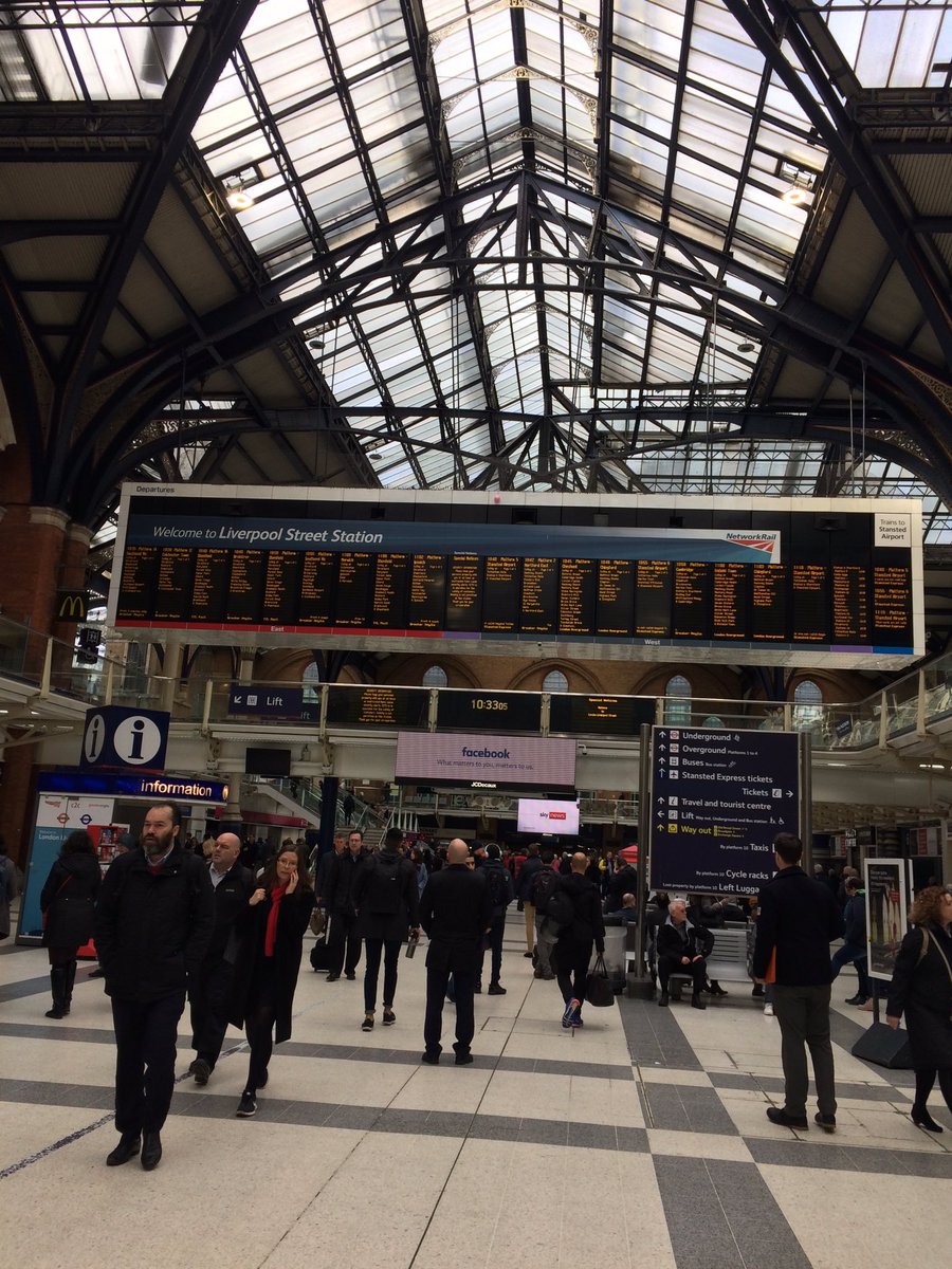 CHPHomesTracey's tweet photo. En route to visit @WandleHA for the @hqn_ltd #equality and #diversity network group. Looking forward to meeting @mainestreamcol and everyone else who is part of the network. https://t.co/9uHOiKxxtY
