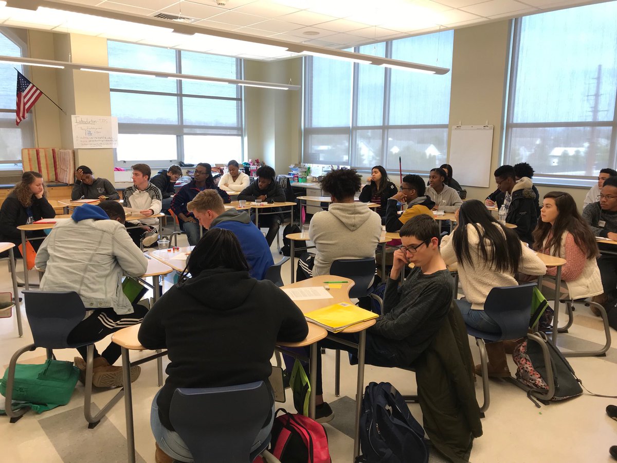 ShawndellSolom1's tweet photo. A big #dhsshoutout to Ms. Stevens and her class for utilizing the HYS Socratic Seminar to engage in great classroom discussion on how Eric Klinenberg used literary terms to support his viewpoint. @CSDDoverHigh https://t.co/nviXCgWHD1