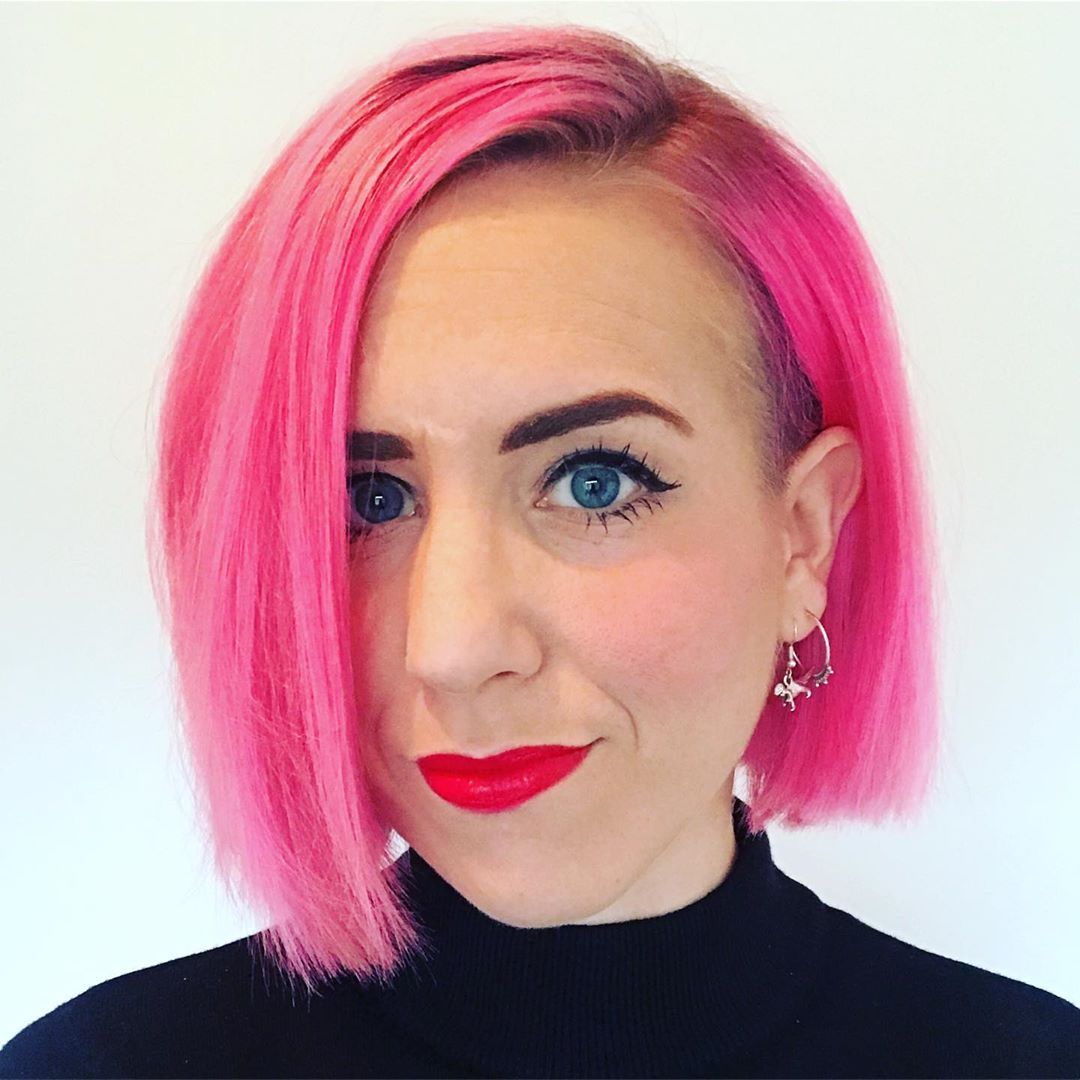 Today we want to shine some light on the power woman that is Alice Reeves (@alice_reeves) who is not only the founder of BelongCon, produces an amazing podcast, but also helps women grow their own businesses! Thanks to our Brighton girl Smantha for nominating Alice 💕