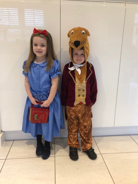 Awareness_Days's tweet photo. Happy #WorldBookDay everyone! Just spotted this pic of my niece and nephew all togged up and looking amazing for #WorldBookDay as #RoaldDahls #FantasticMrFox &amp; #Matilda #CostumeWin ! ❤️ @WorldBookDayUK @ADaysUSA  @hanoldfield #AwarenessDays https://t.co/9Y7pKgff3o https://t.co/OipJ8gxF2S