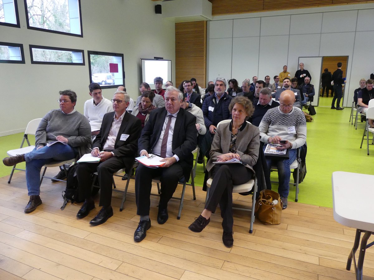 Prefet74's tweet photo. Pierre Lambert, @Prefet74, présent à l'AG de la fédération des coopératives laitières des #Savoie avec #DDT74, #DDT73 &amp; #DDPP74. Il a souligné l'importance du modèle savoyard &amp; sa capacité d'organisation pour produire des fromages de qualité #AOP &amp; #IGP : un modèle à protéger. https://t.co/vfInoBpR42