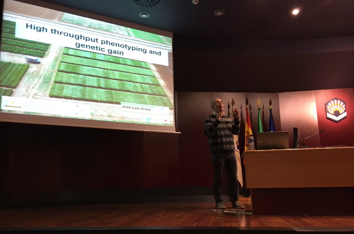 Invited keynote talk: “High throughput phenotyping and genetic gain” by Jose Luis Araus from <a href="/UniBarcelona/">Universitat de Barcelona</a> . #SEFIMEC2019