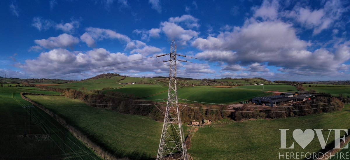 View towards Dinedor.
loveherefordshire.com