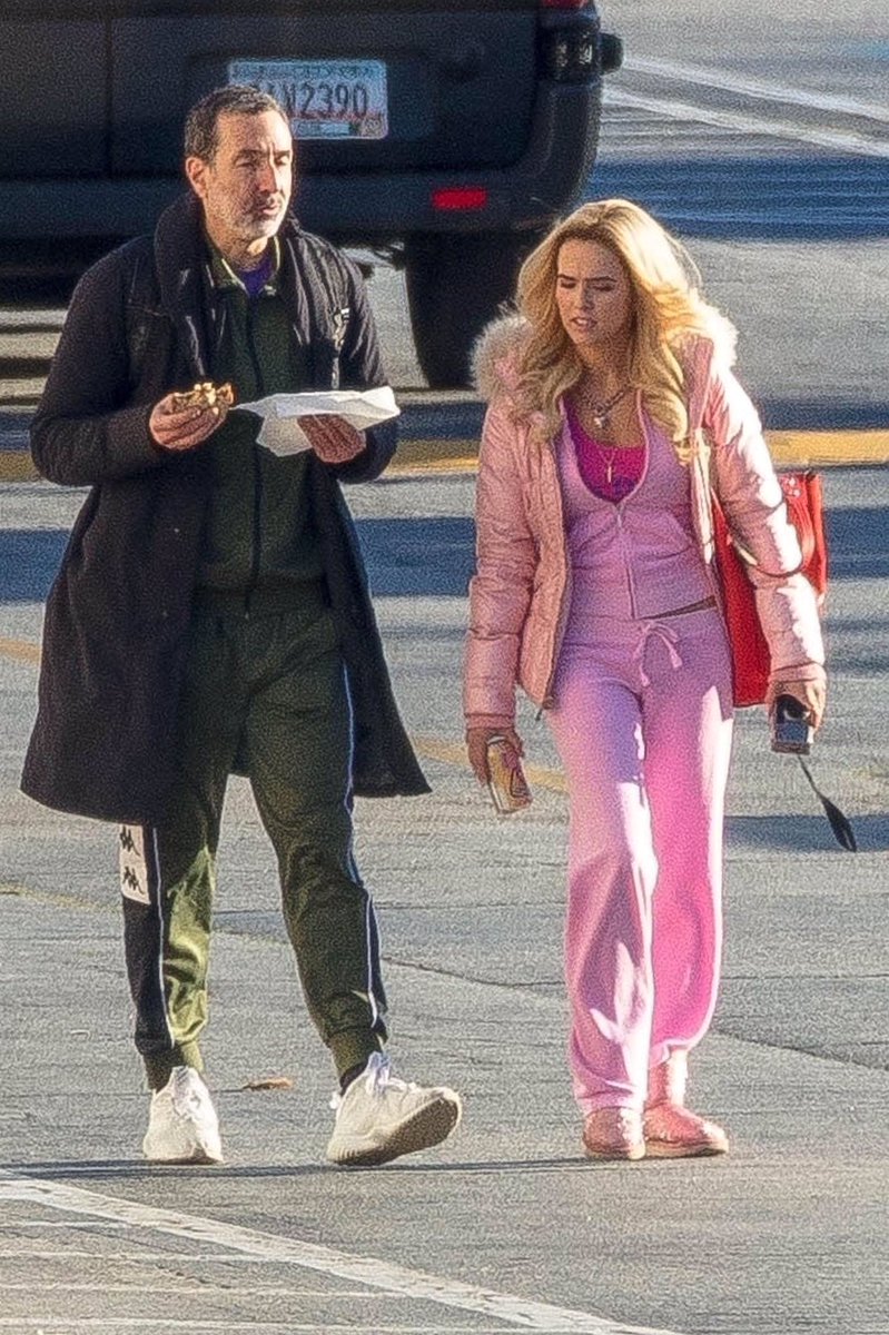 (📍) Zoey Deutch จากกองถ่ายภาพยนตร์เรื่อง Zombieland 2 : Double Tap ที่ Atlanta, Georgia เมื่อวันที่ 6/3/2019 ค่ะ 💕✨ (2)

Cr. <a href="/PortalZoeyBr/">Zoey Deutch Brasil | Fã-clube</a>