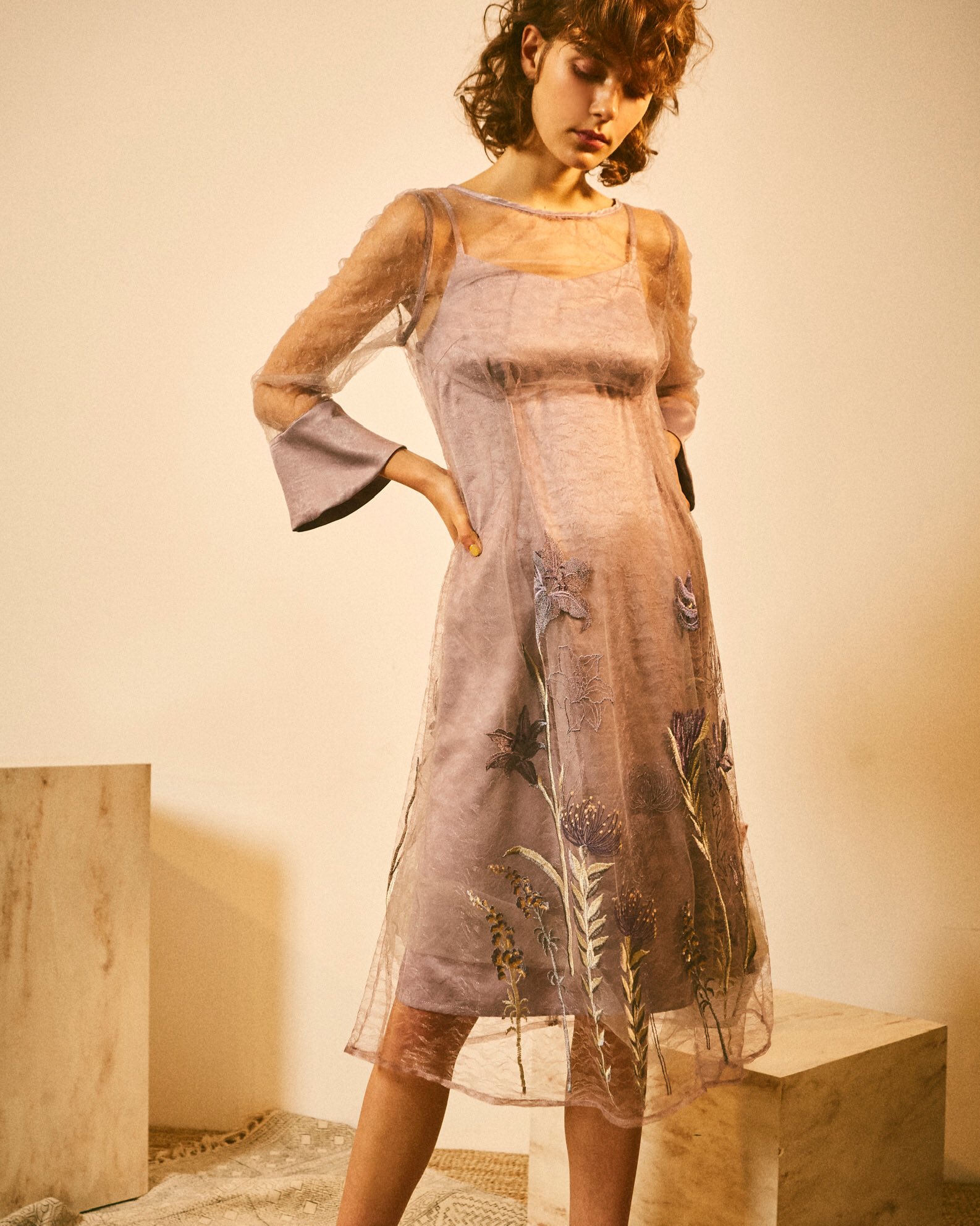 【美品】リリーブラウン Lily Brown フラワー刺繍ワンピース LILY BROWN リリーブラウン Lily Brown フラワー刺繍ワンピース