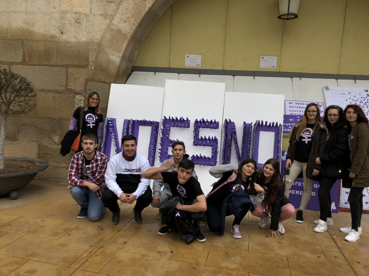 mklamola's tweet photo. Campaña Street Marketing apoyando a las mujeres #8M #Unidas #mujertrabajadora #grlpwr #laMolamola https://t.co/OGvdy8Hkod