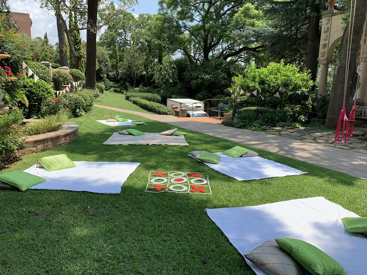 #LOrealParis #sugarscrubit #leschocolats <a href="/Loreal_makeup/">Lorealmakeup</a> bekendstelling by <a href="/Shepstone_G/">Shepstone Gardens</a> <a href="/caxmag/">Caxton Magazines</a> <a href="/MartiePans/">Martie Pansegrouw</a>