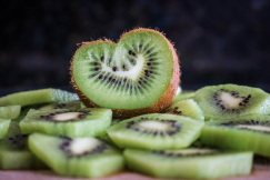 Simple and refreshing kiwi cocktails are easy to make with BVLand Kiwi. Make sure you have it!😉