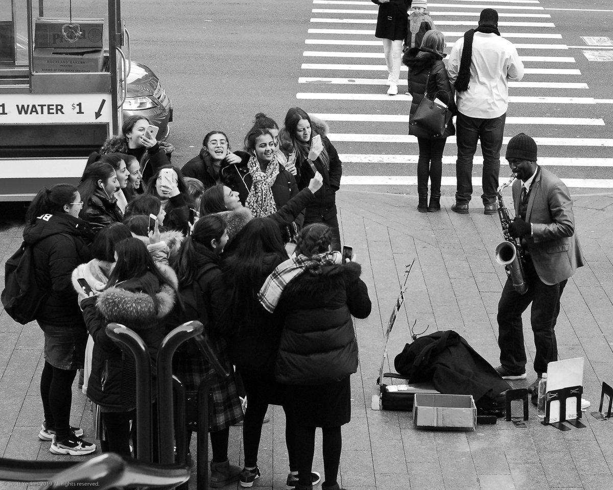 #SaxMan Holding Court #NYC
#Hornplayer #Music #NewYork #Newyorkstory #blackandwhite #busker #classicmanhattan #classicnewyork #classicnyc #fifthave #fifthavenue #jazzman #manhattan #musicpeople #musicphotography #onlyinnewyork #streetperformer #streetphotography #uppereastside