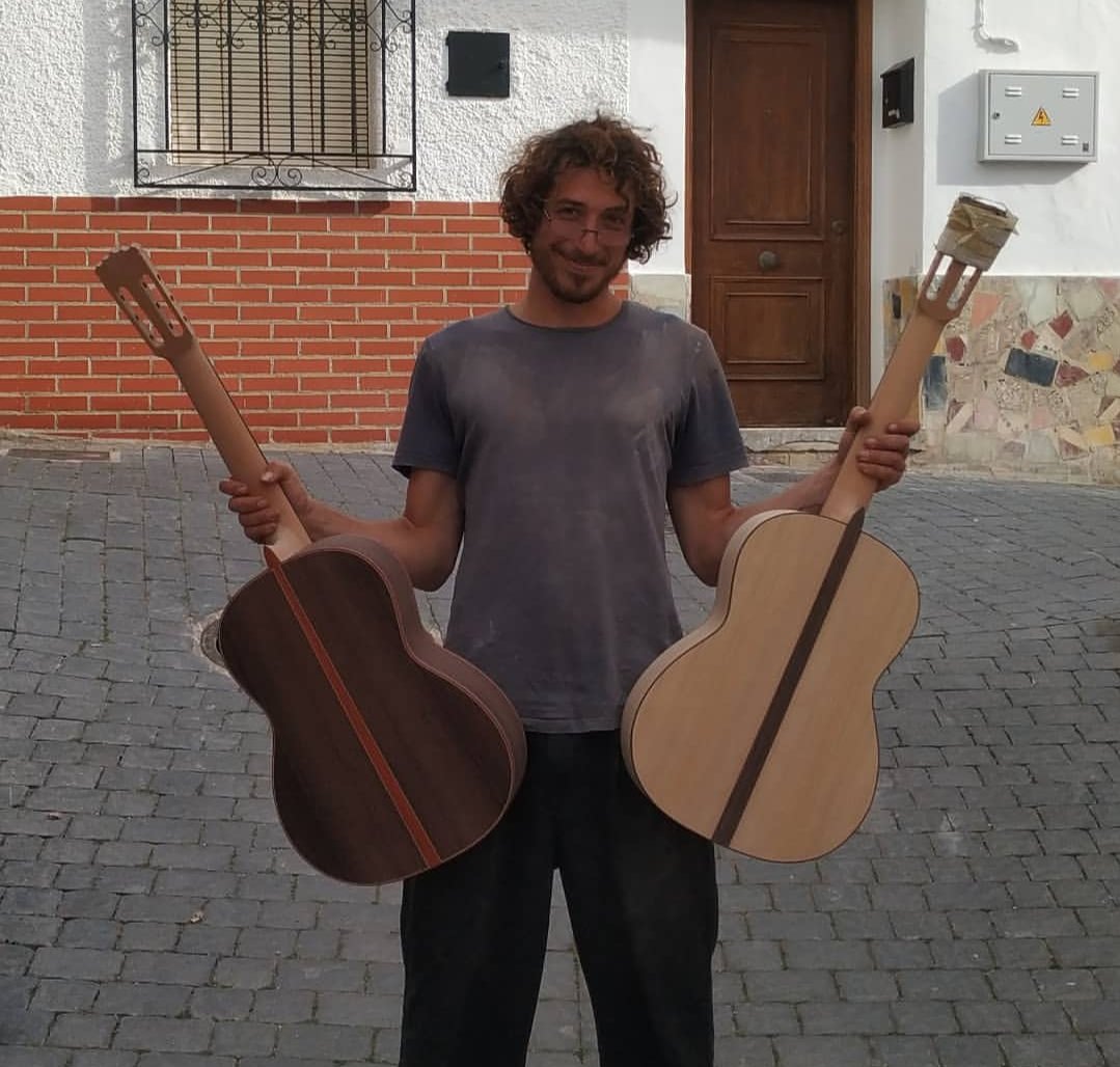 woland1964's tweet photo. Migliora come il vino ❤️
Ready foto polishing
#chitarraflamenca
#liutaio
#guitarraespanola
#guitarraflamenca
#woodworking
#luthier
#eigm https://t.co/KyLLYPAAuY