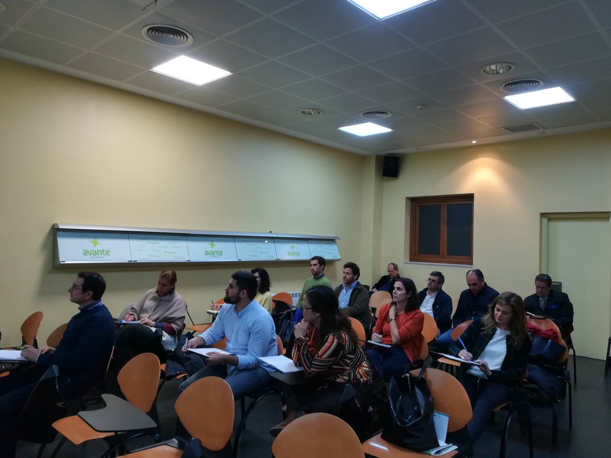 e_avante's tweet photo. Hoy obtenemos las claves para el acceso a #clientesinternacionales en la sede central de @e_avante con las empresas extremeñas Ahorita, Alberto Escudero, ANPAE, Apihurdes, Baluarte, Cynara Cardunculus, Euromiel, @JamonesMallo, @Botica_Perfumes, Viña Santa Marina, Zero Infinito... https://t.co/3YcpyUM18F