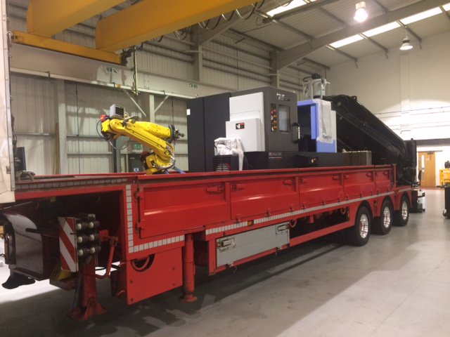 MillsCNC's tweet image. Puma GT 2600 and Robot Cell loaded and ready to be delivered!
#MillsCNC #Doosan #DoosanRobotics