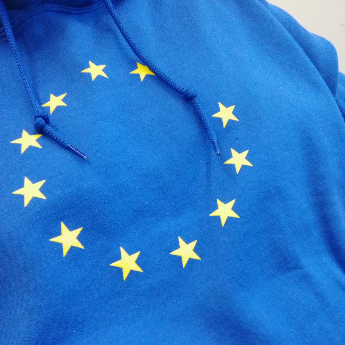 fibbero's tweet photo. Thema in Jahrgang 10: EU. Kleidungsstück ⬇️
#lehrerleben #eu #eunify https://t.co/uFKnBHDC5q