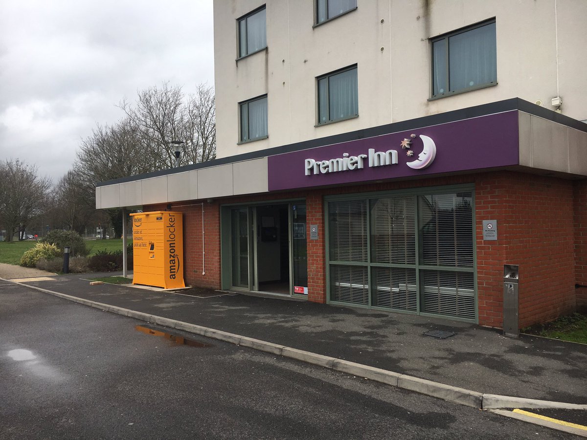 eonpetrie's tweet image. Up against it to get 2 new locker installs completed on time #Amazon #restore-group #RainyDay #mileage