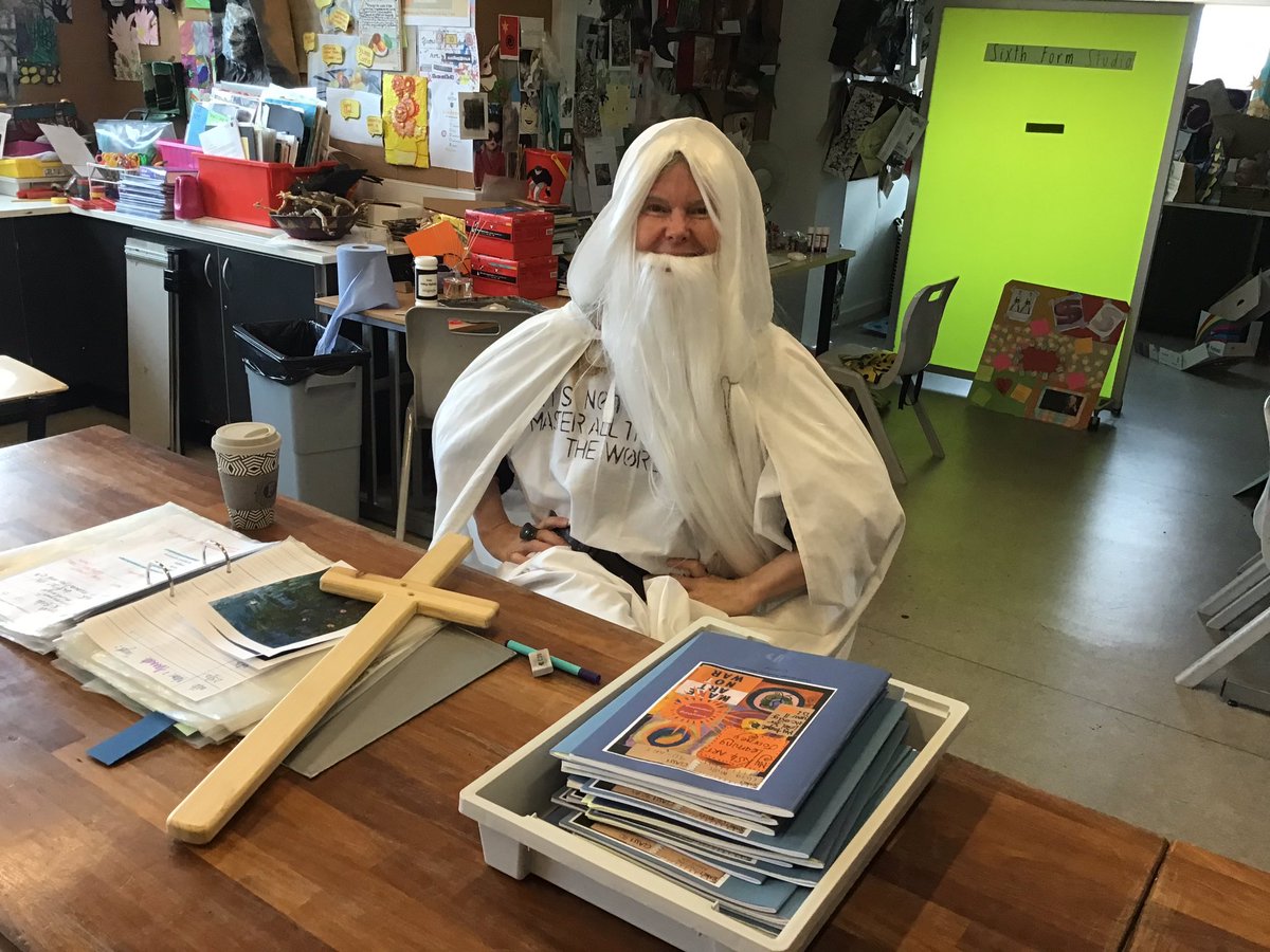 TGAWPrincipal's tweet photo. World book day in full swing. #amazingteachers #happyschool https://t.co/8BJXl1dATn
