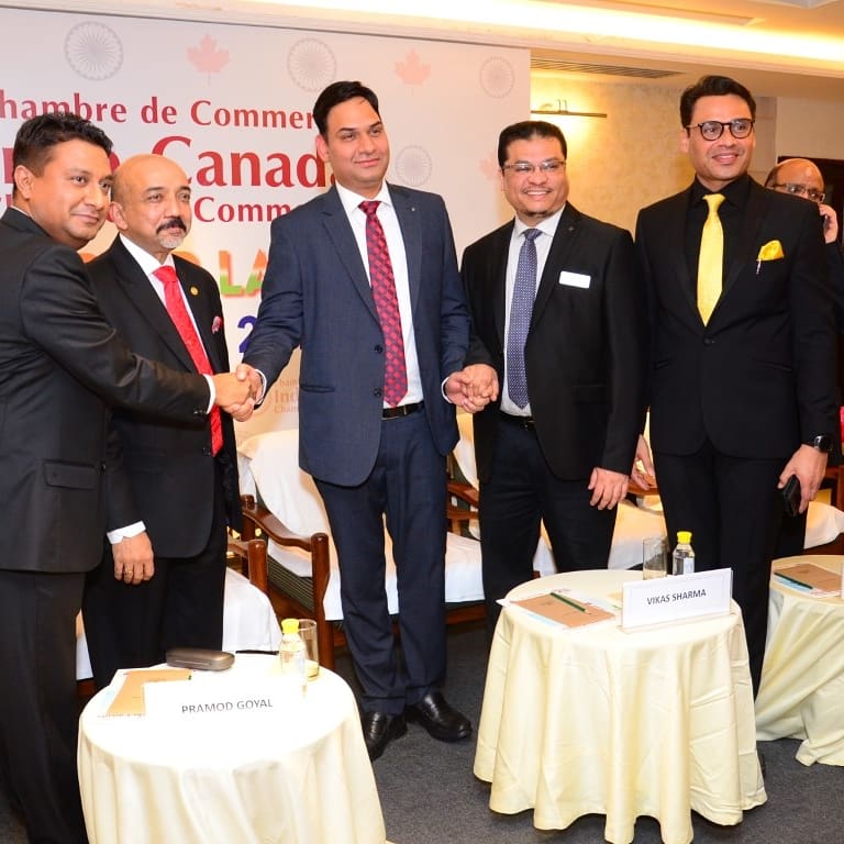 viveknarayans's tweet photo. Declaration of #IndiaChapter of #IndoCanadaChamberofCommerce #India #Canada #ChambredeCommerce inaugurated by @SureshPrabhu #MinisterforCommerce
My bestwishes @Vikassharma_9 #President of Indian Chapter🇮🇳🇨🇦🇮🇳🇨🇦🇮🇳🇨🇦
#Viveknarayansharma #JtSecretary #SupremeCourt #AORassociation https://t.co/IAWLx1AKpA
