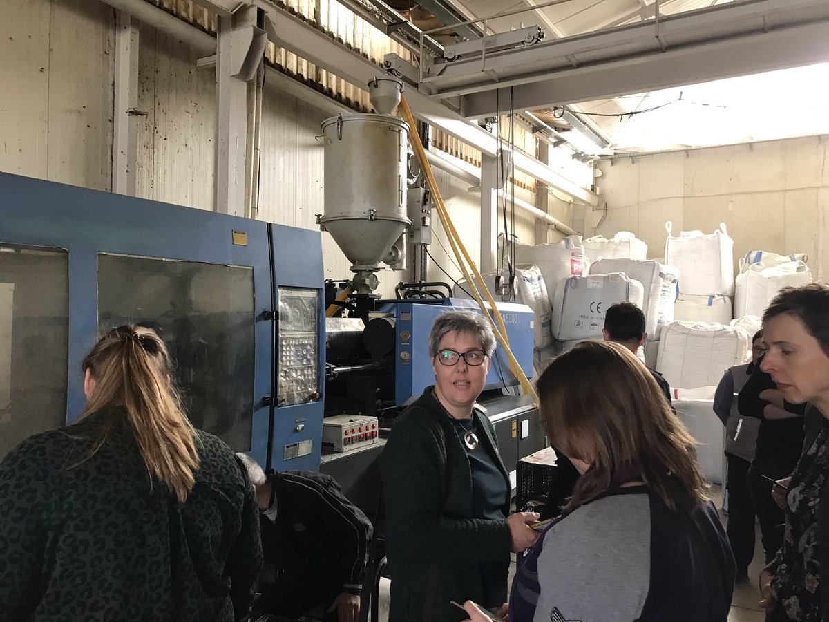 AnkaraAgri's tweet photo. at #Taskiran #Tarim 🥕 where water is recycled, reject carrots are used for carrot juice or as fodder & broken plastic crates are granulated which is then material for new crates @CircularAgriculture @AgroBericht @minlnv https://t.co/aKEEdQ2Ewk