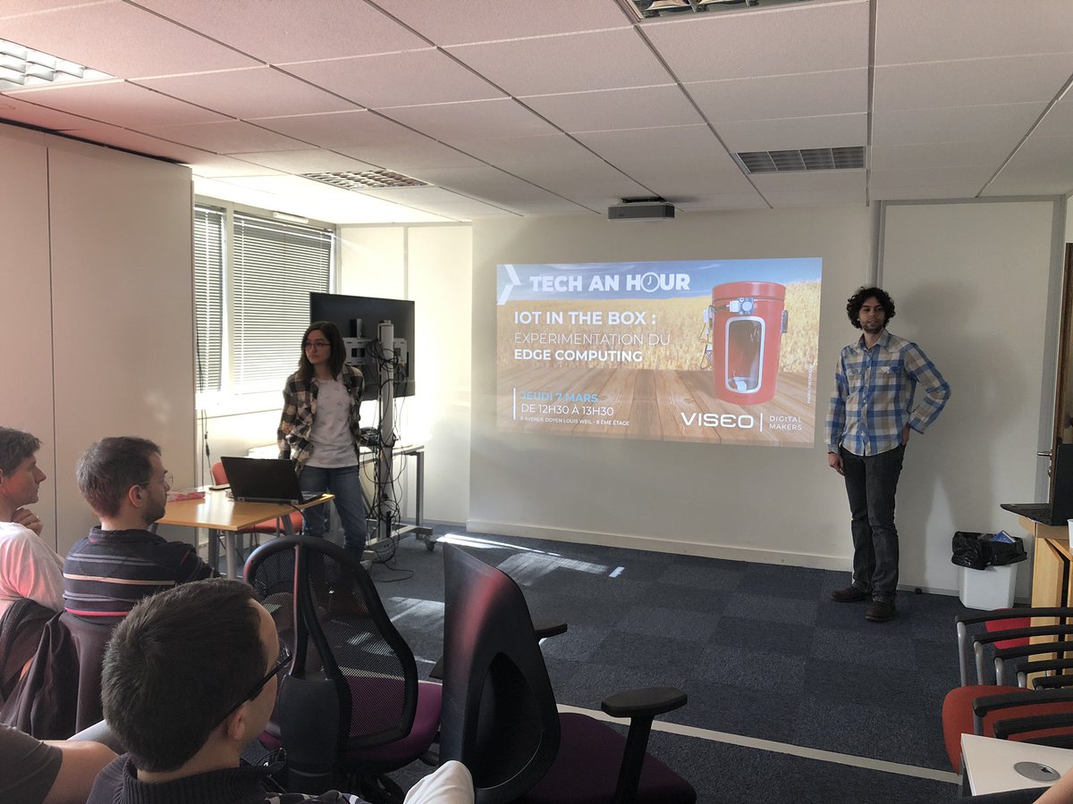 fingerproof's tweet photo. #VTAH en cours, IoT et Edge Computing, la foule est en délire ! @VISEOGroup https://t.co/1TXlOWIRXT