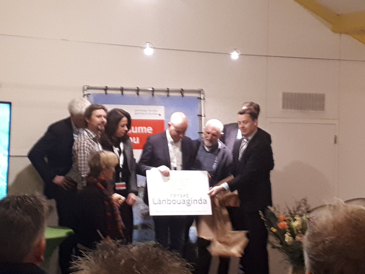 hansvanderwerf's tweet photo. Vandaag bijpraten over voortgang landbouwdeals #Fryslan. Indrukwekkend hoeveel initiatieven zijn mbt #natuurinclusievelandbouw #bodem #onderwijs #voedsel #bewustzijn #natuur @provfryslan https://t.co/HNpcaeoXqd