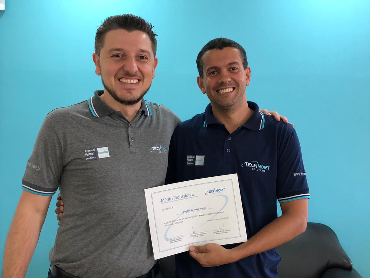 Technort's tweet photo. Nesse mês de fevereiro, 5 colaboradores fizeram aniversário de tempo de empresa na Technort. Clayton completou 1 ano, Sheila, Luiz Carlos, Antonio e Elias completaram 3 anos de parceria! Parabéns a todos! #equipetechnort #juntossomosmaisfortes https://t.co/ctijQqvwsm