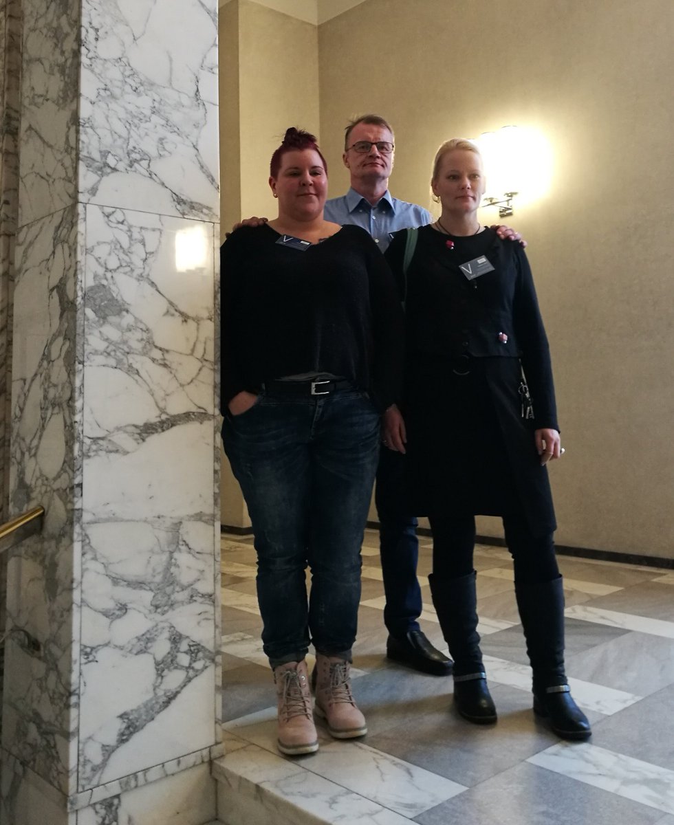 TainaKSchneider's tweet photo. Tänään #okey ja @OK_hanke   eduskunnassa korvaushoidossa olevien #osallisuus asioissa. Kiitos kutsusta ja keskustelusta @silviamodig ja @elinalepomaki https://t.co/ZyJivRtR2U