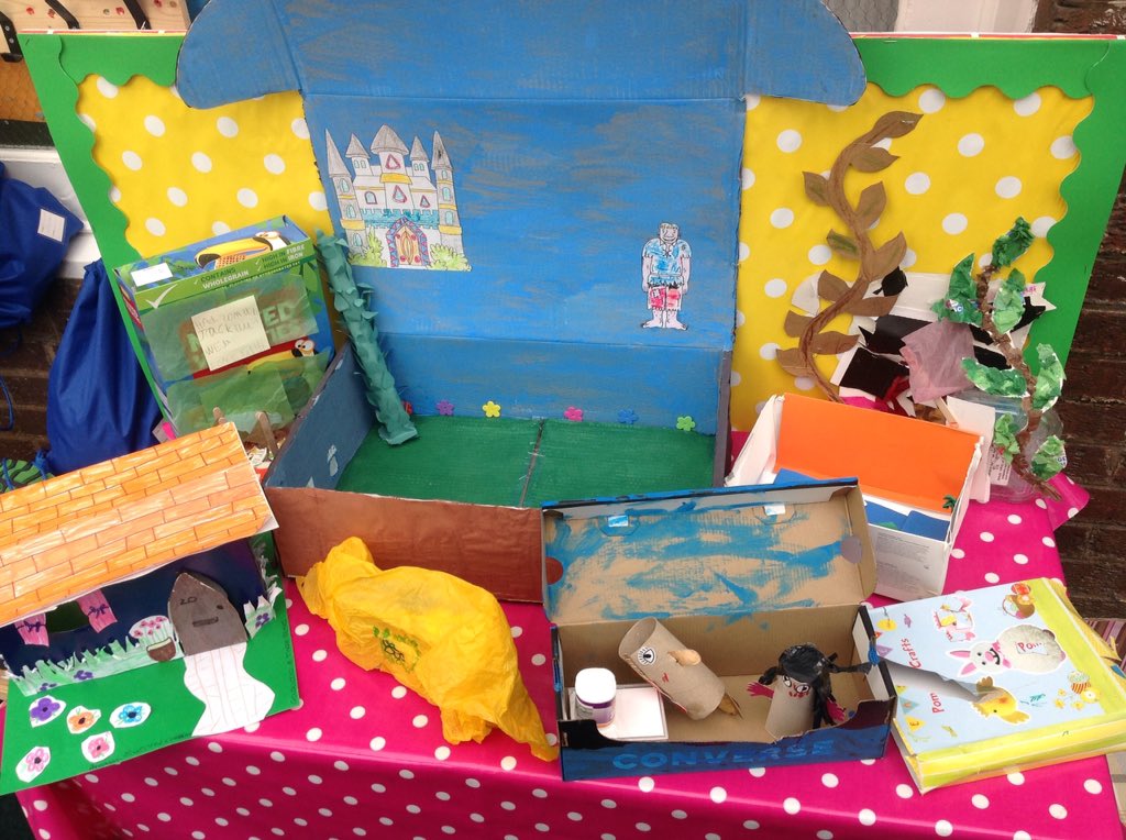TH_Reception's tweet photo. Amazing story in a box creations from @THWrens helping to celebrate #WBD2019. #THLearnR #MomentsMatter #readingrocks https://t.co/5qtw8eu6dp