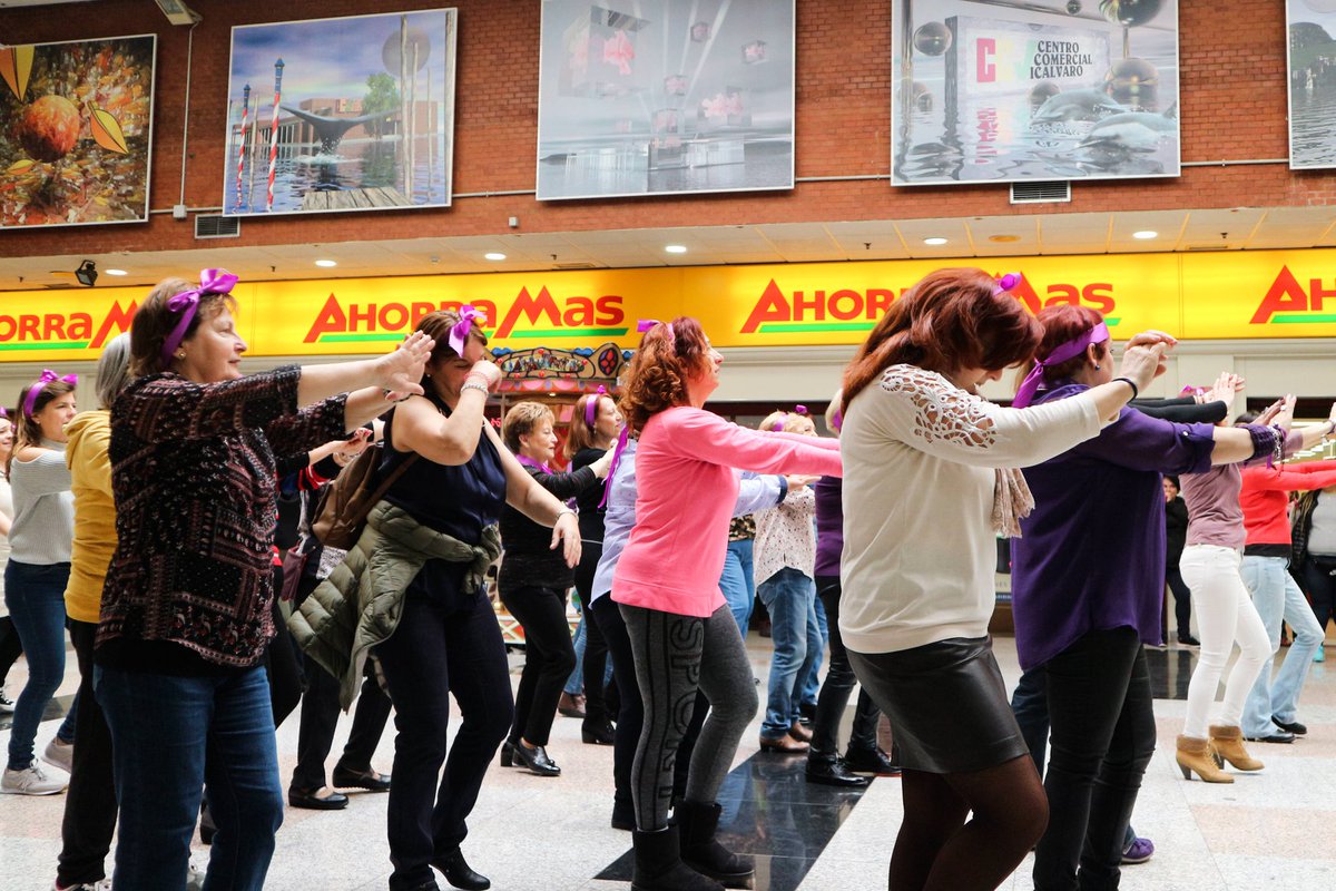 GloriaFuertesEI's tweet photo. Nuestro FLASHMOB por el 8M que acabamos de bailar en el Centro Comercial de Vicálvaro!
QUE VIVA LA LUCHA DE LAS MUJERES! https://t.co/LtPixicmsd