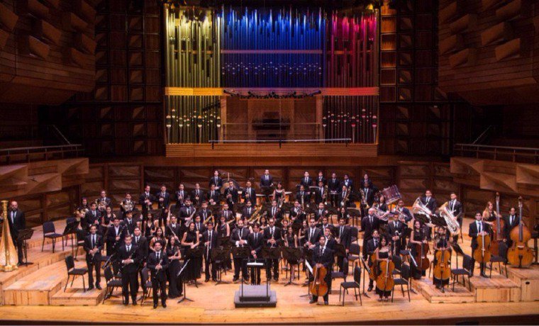 CaraotaDigital's tweet photo. Orquesta Sinfónica Simón Bolívar tocará en el #Vaticano https://t.co/R20l1MOhZ3 https://t.co/zwVMk7XqEV