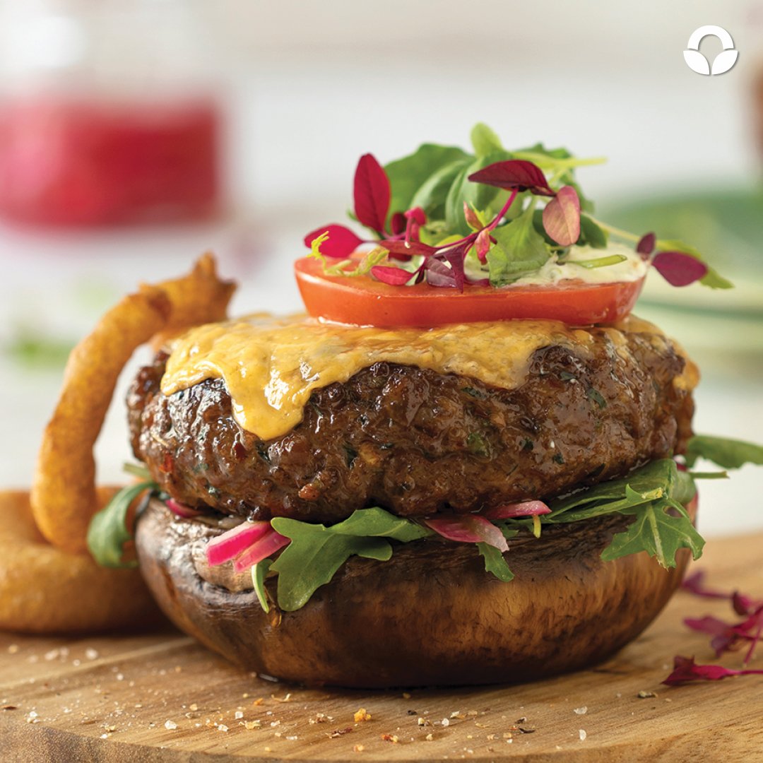 FoodLoversMkt's tweet photo. 🍔 Buns out...they've been replaced with a Portobello Mushroom and you will find a cheesy surprise when biting into these succulent Bunless burgers 🧀
https://t.co/moF2nD2DGJ https://t.co/YEPdcCMqQL