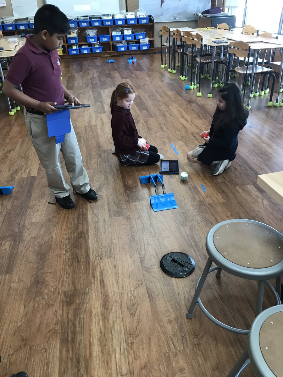 SarahFirsching's tweet image. First grade explored cause and effect relationships using @sphero robots yesterday in our science lab! Too much fun! #ibpypteacher #howtheworldworks thank you @mrshahnscience &amp;amp; @marubusicoflight 💖#waexcels