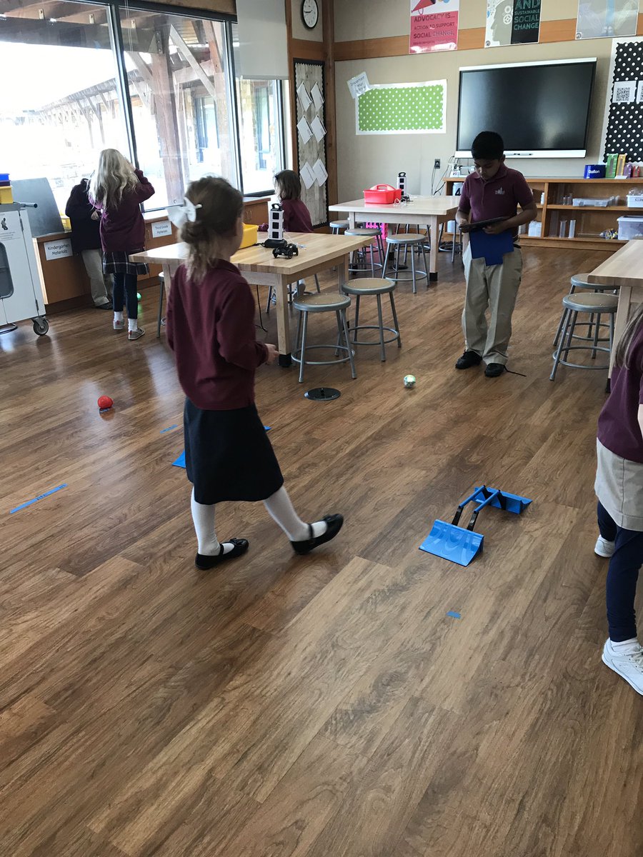 SarahFirsching's tweet image. First grade explored cause and effect relationships using @sphero robots yesterday in our science lab! Too much fun! #ibpypteacher #howtheworldworks thank you @mrshahnscience &amp;amp; @marubusicoflight 💖#waexcels