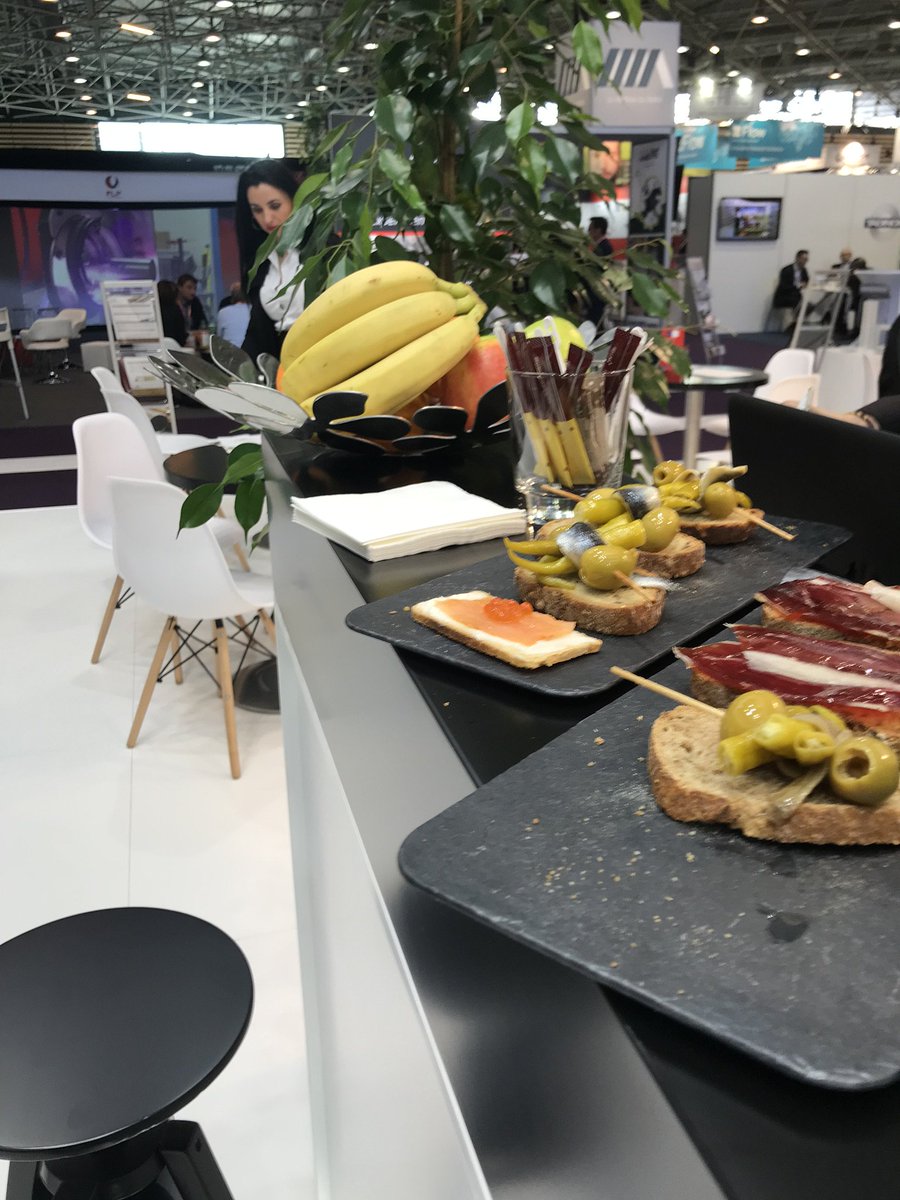 bronmetal's tweet photo. #Midest2019 bon appétit!!! See you at hall 6, stand G41 with a cold beer!!? #GILyon2019 @Salon_GI @eurexpo_ #Midest https://t.co/RArEZd6MnX