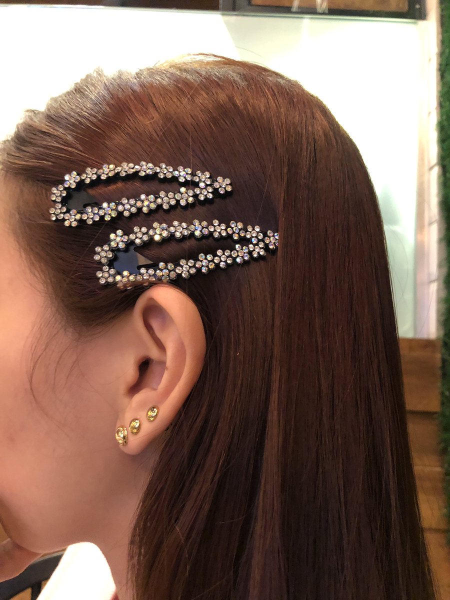 CliqueUst_ph's tweet photo. Get these chic and trendy hair clips at an affordable price available tomorrow at TYK parking lot 😁✨ https://t.co/B3GMT7mZ1w
