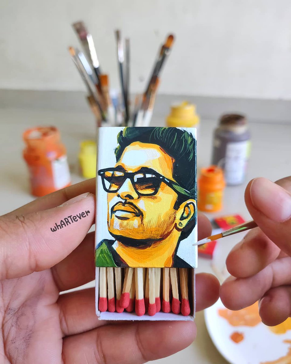 AryaAjay8121's tweet photo. Everyone's favorite THE ALLUARJUN painted on matchbox πππ
@alluarjun @AlluSirish @imsarathchandra @SKNonline
#AlluArjun #AA19 #AlluArjun19
Art by
#WhARTever ππ¨ https://t.co/dk2zEsNu3v